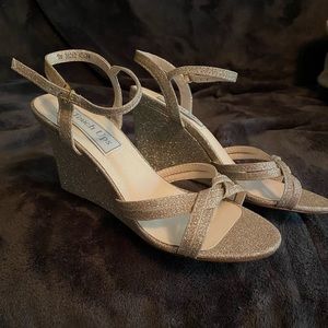 Gold/Silver Touch Up Wedges Wedding